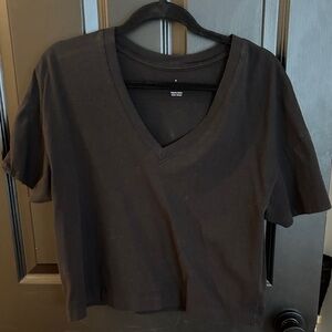 Everlane boxy v neck crop tee black medium